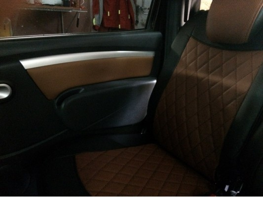 Авточехлы на Lada Largus