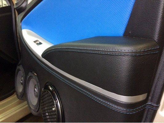 Перетяжка дверных карт